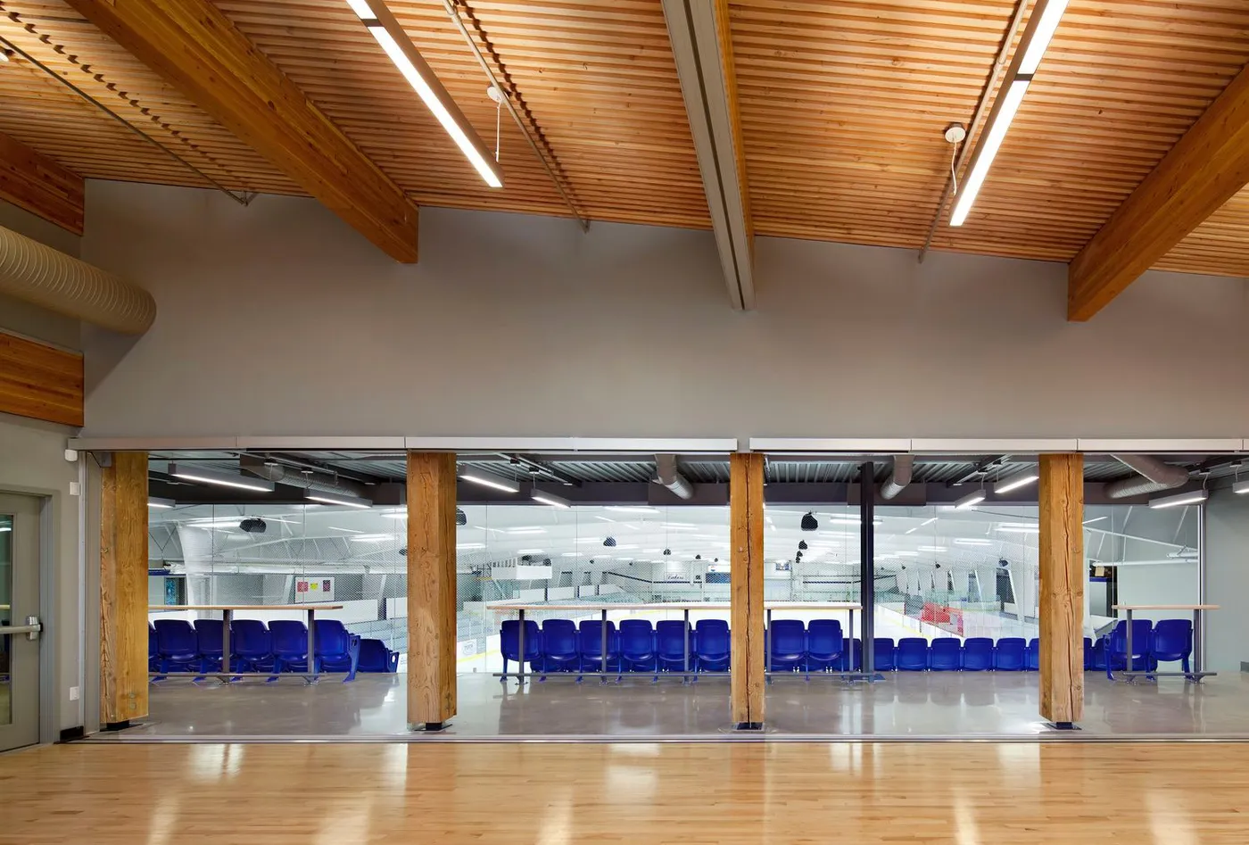 Cowichan Lake Sports Arena in Cowichan Valley, photo 9